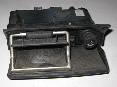 Alfa Romeo 156 Aschenbecher