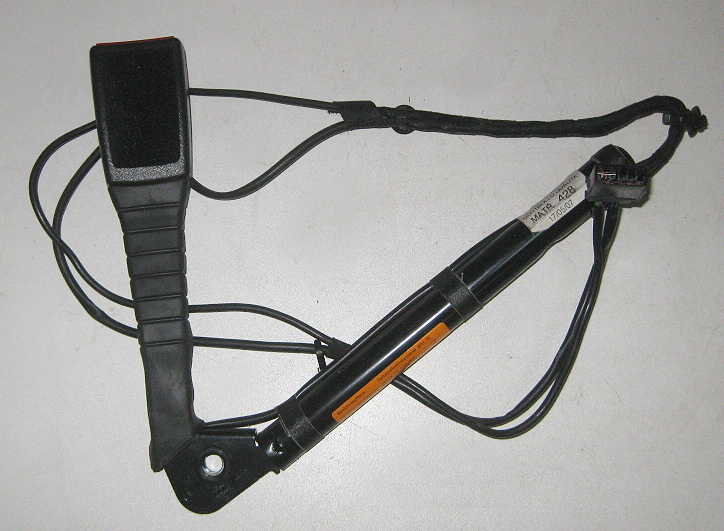 Alfa Romeo 159 Gurtstraffer vorne links Nr.: 184838860